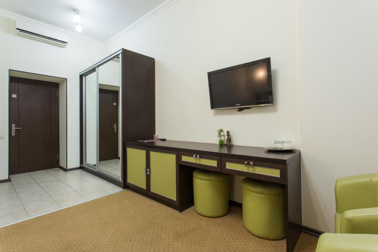 Hotel Voyage Харков Екстериор снимка