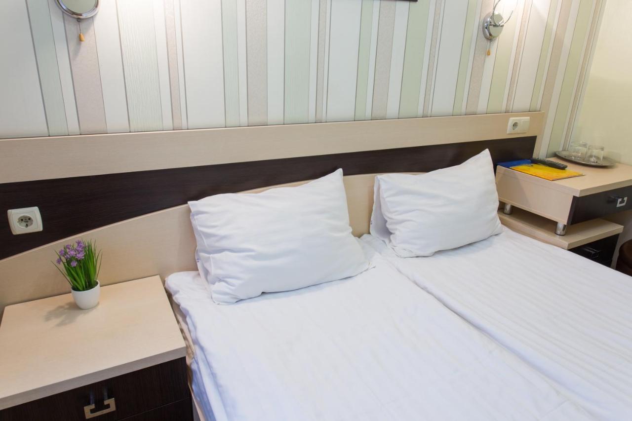 Hotel Voyage Харков Екстериор снимка